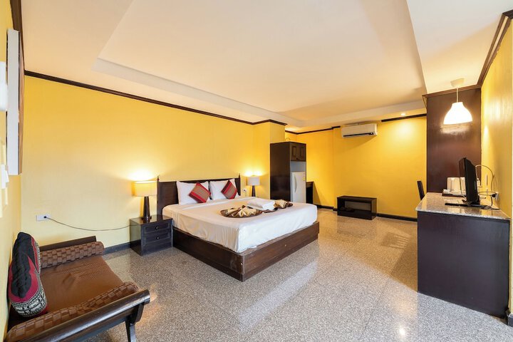 Room 15 of 77