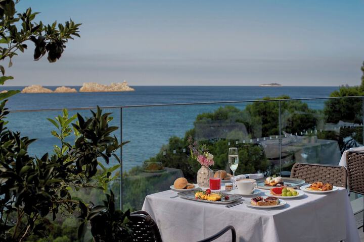 Breakfast/Coffee Service 77 of 117