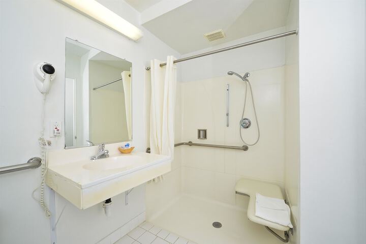 2 Double Beds (7 of 13)