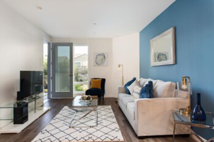 Luxurious Cosmopolitan Suites by Disney in Anaheim, CA