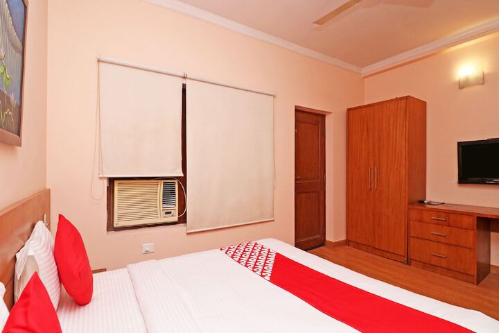 Room 18 of 20