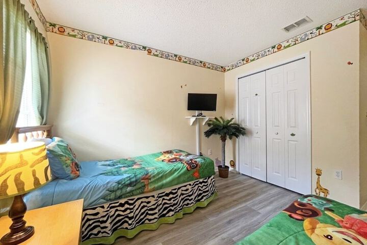 Room 8 of 31