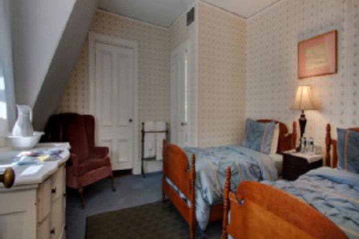 Room 201 of 408