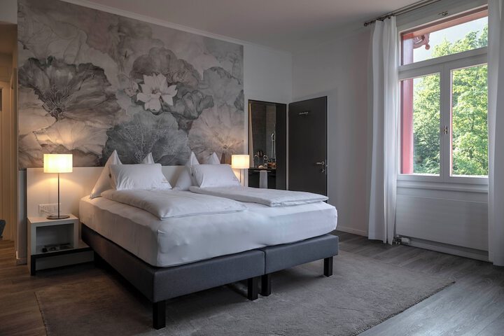 Room 30 of 80