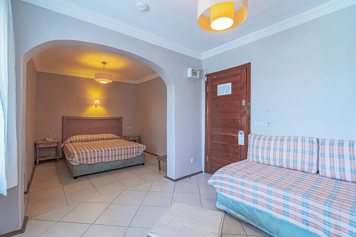 Room 30 of 204