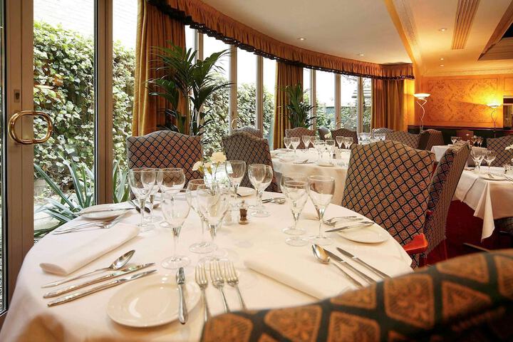 Mercure York Fairfield Manor Hotel York | Bookonline.com