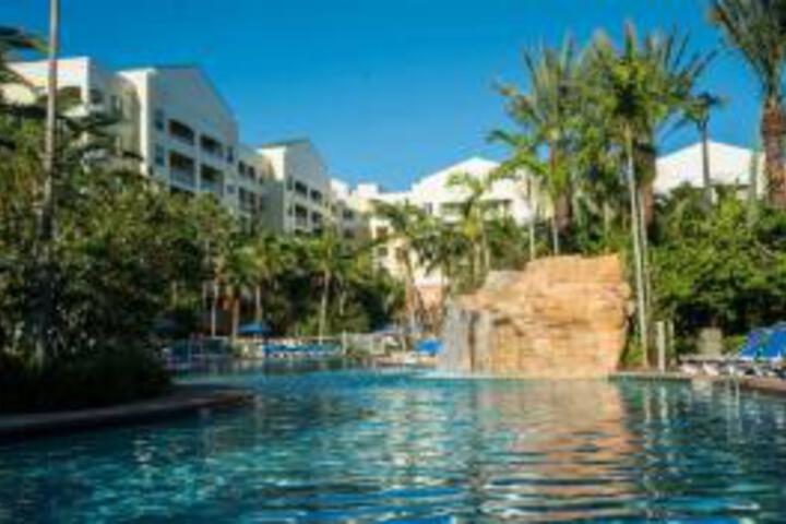 Hotel Pool