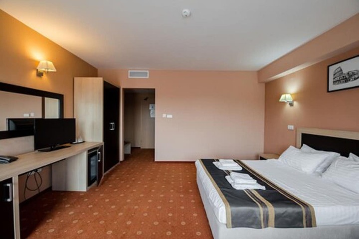 Room 13 of 47