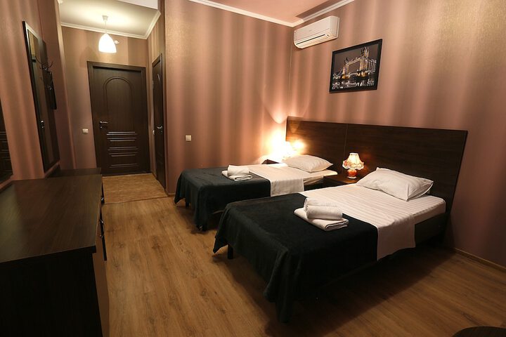 Room 6 of 36