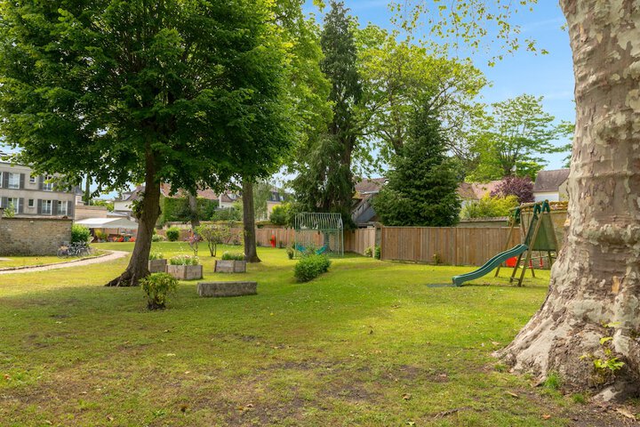 Children's play area - outdoor
