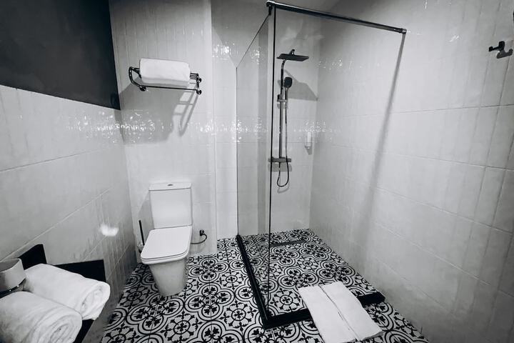 Room 21 of 32