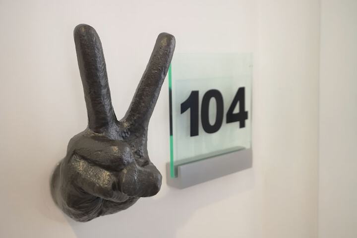 Room 10 of 25