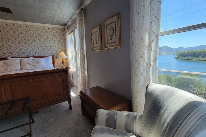 Room 53 of 113
