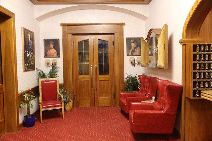 Guest Lobby
