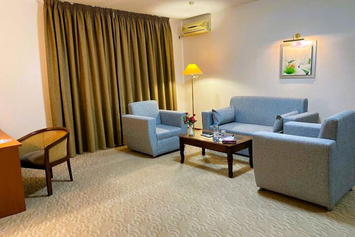 Room 36 of 106