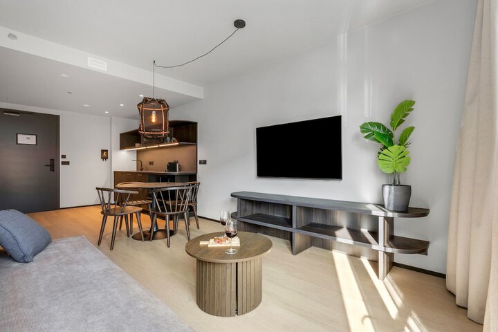Room 40 of 48