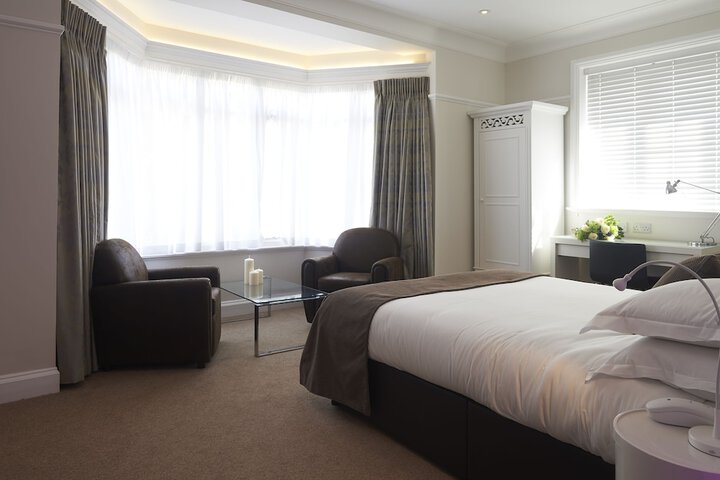 Room 3 of 73