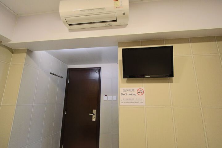 Room 30 of 40