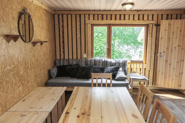 Room 6 of 26