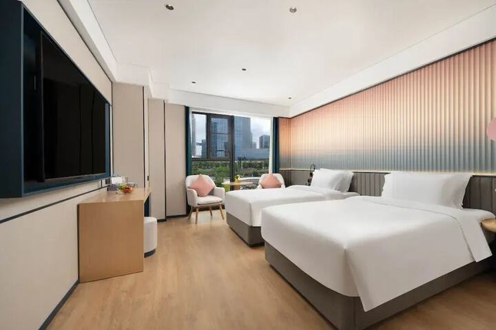 Room 14 of 37