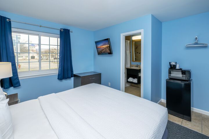 Standard King Bed Exterior Entrance (4 of 29)