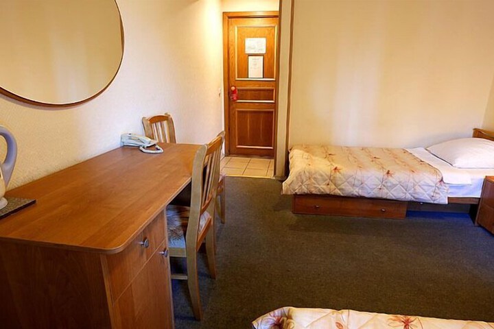 Room 11 of 35