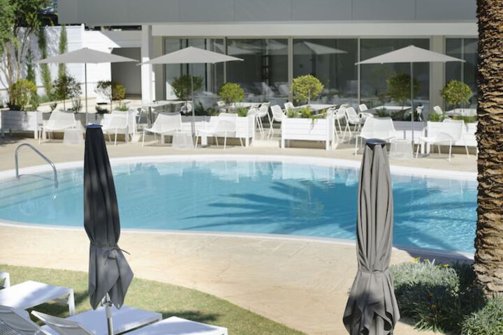 Pool 79 of 138
