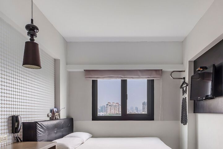 CHECK Inn Express Kaohsiung Love River