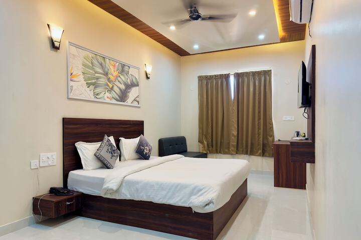 Room 4 of 10