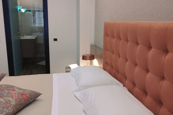 Room 30 of 106