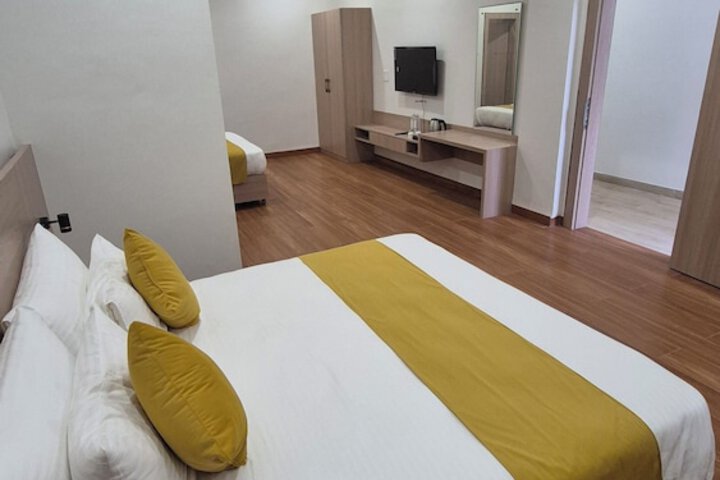 Room 14 of 36