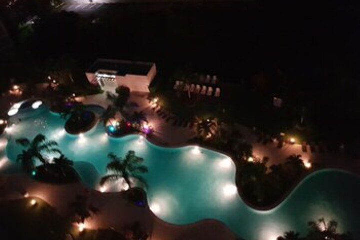 Pool 22 of 25