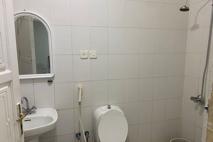 Room 11 of 14