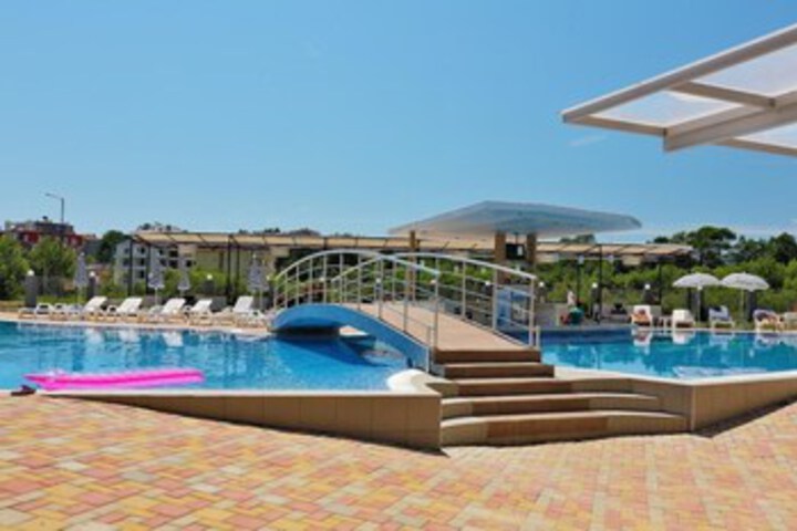Pool 11 of 23