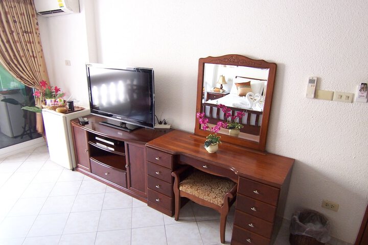 Room 4 of 39