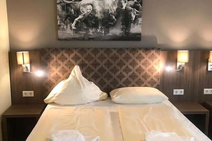 Room 16 of 52