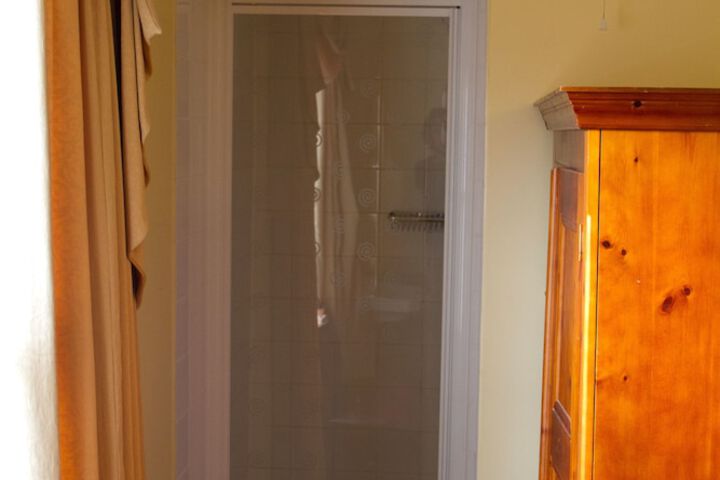 Room 2 of 114
