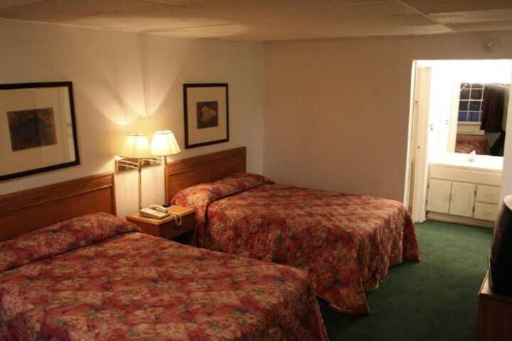 Room 9 of 20