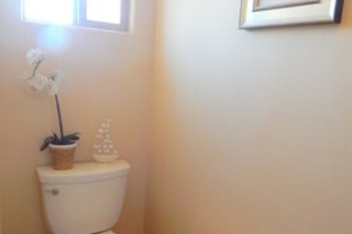 Room 6 of 33