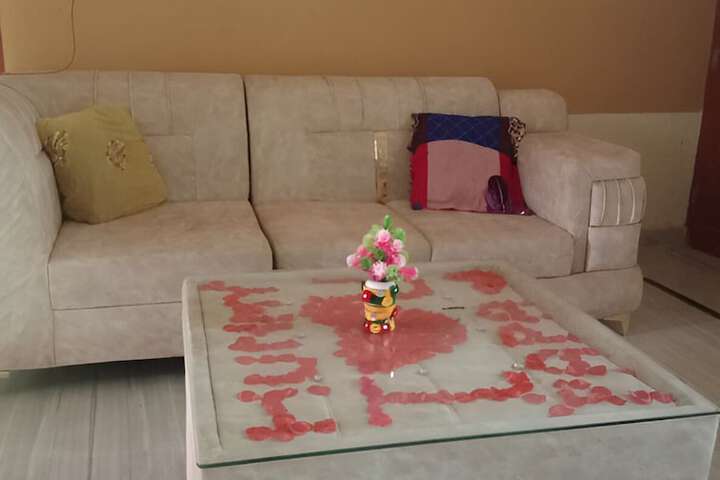 Room 5 of 11