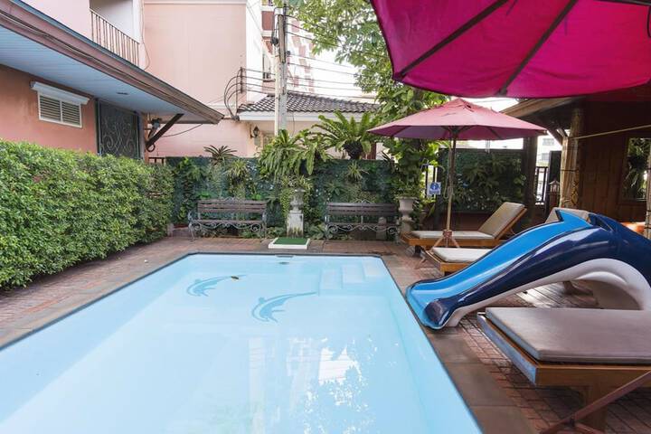 Hotel Pool
