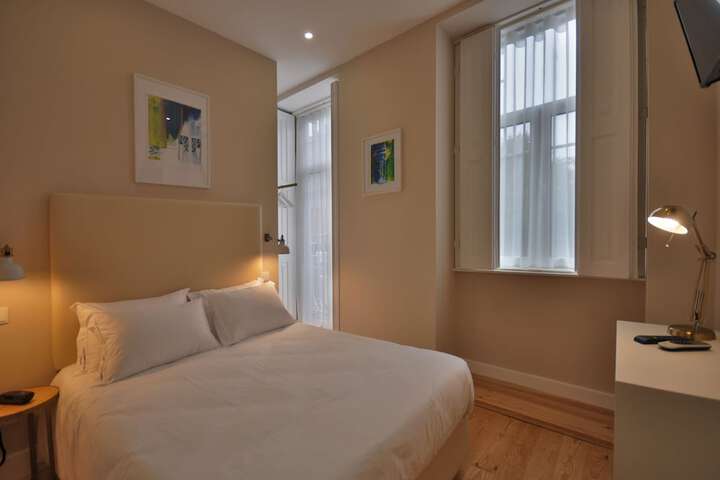 Room 16 of 34