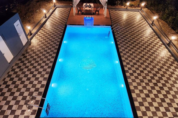 Pool 28 of 49
