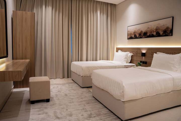 Room 4 of 12