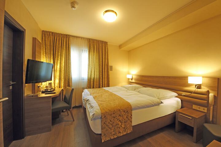 Room 18 of 52