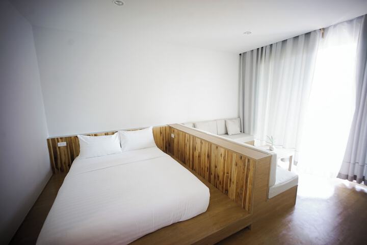 Room 6 of 20