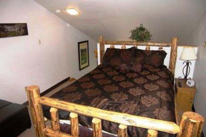 Room 6 of 19