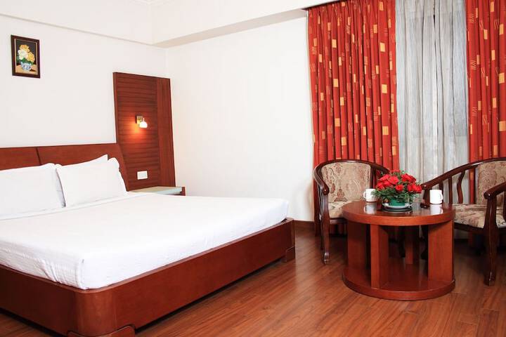 Room 5 of 19