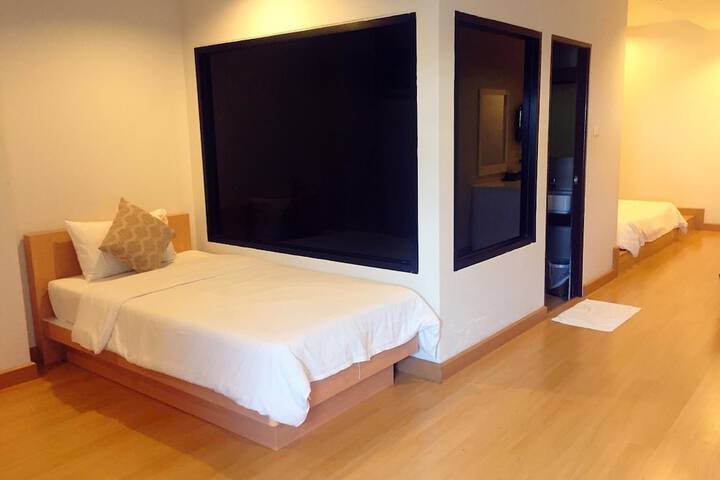 Room 22 of 63