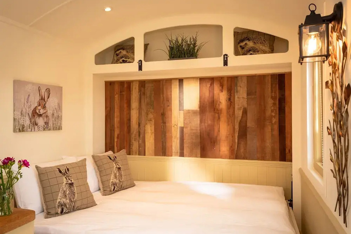 Room 2 of 11